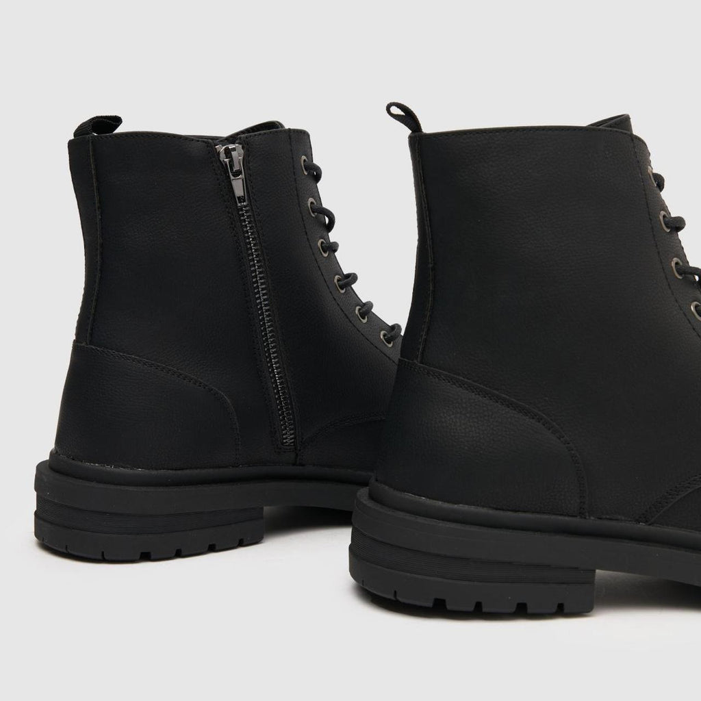 Duncan Lace Up in Black