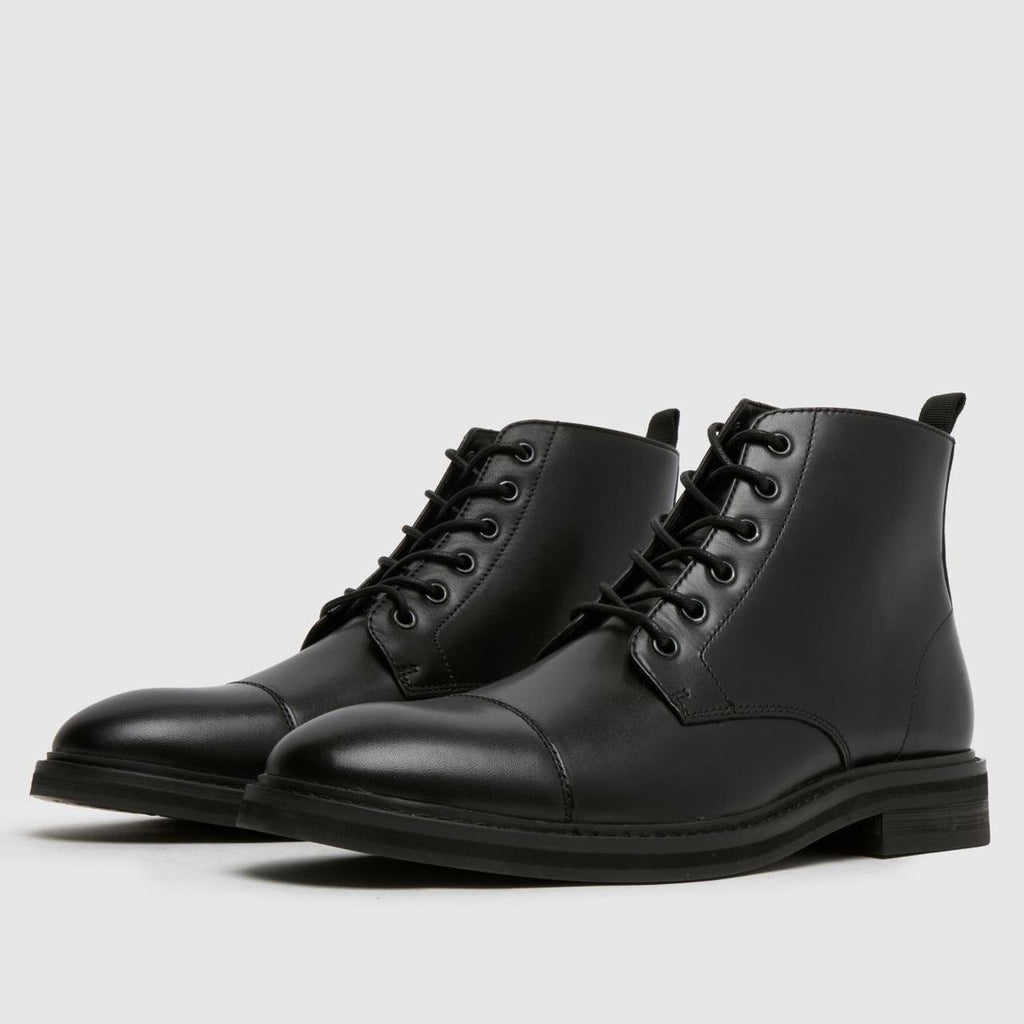 Darwin Lace Up in Black