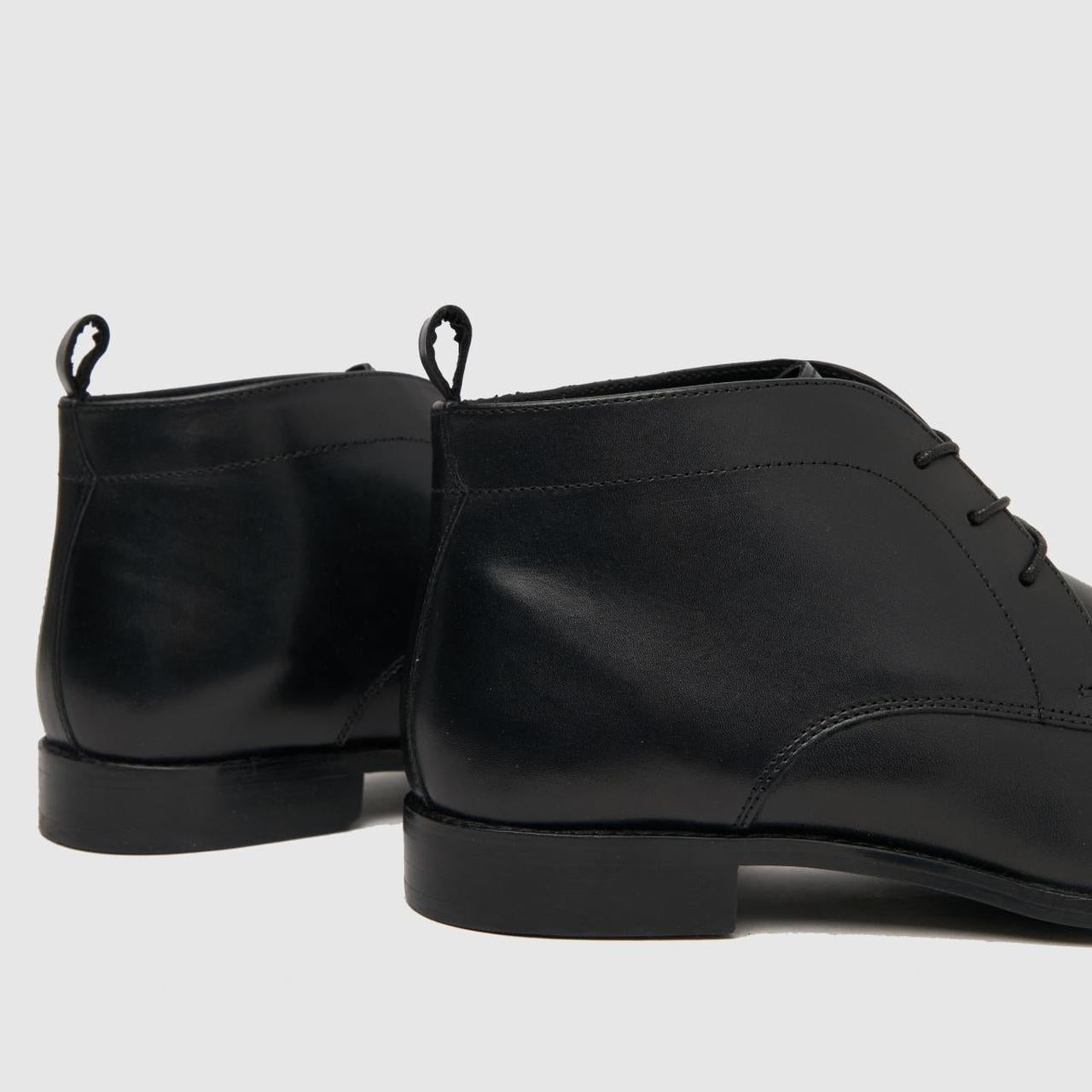Dez Smart Chukka in Black