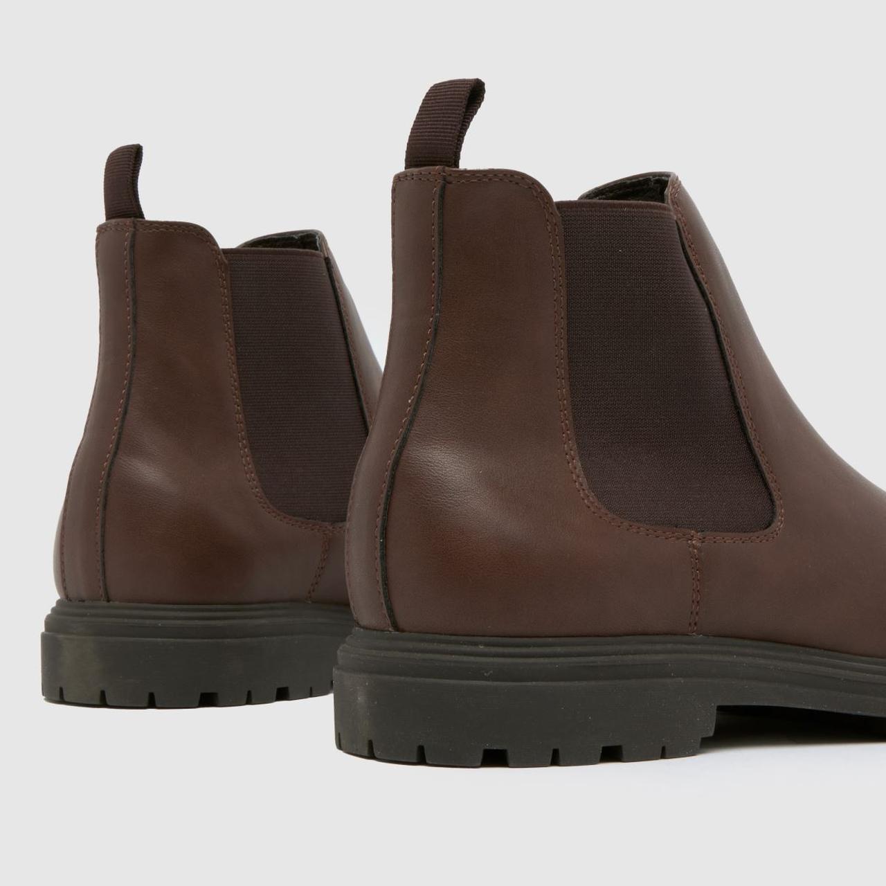 Dalton in Brown