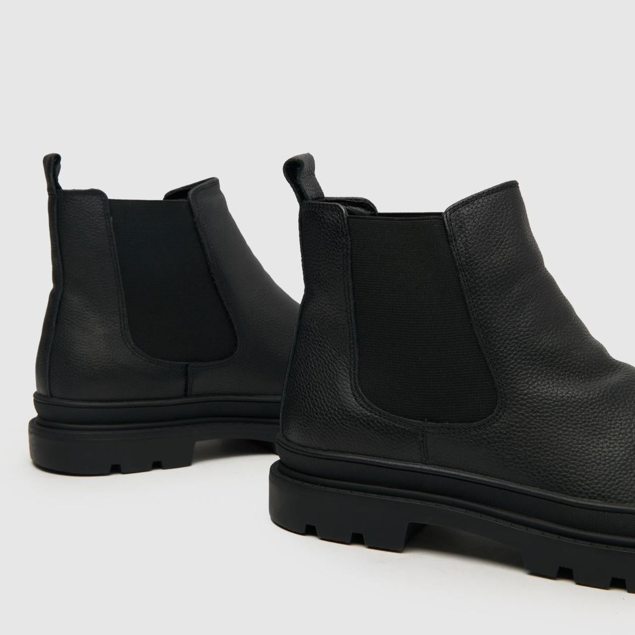 Darian Chunky in Black