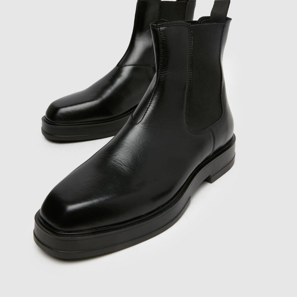Darcy Leather Chelsea in Black