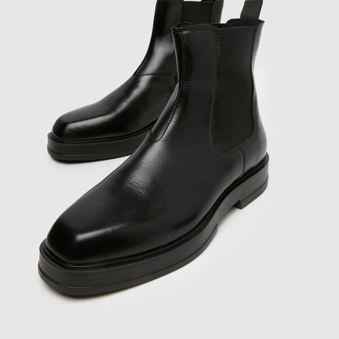 Darcy Leather Chelsea in Black