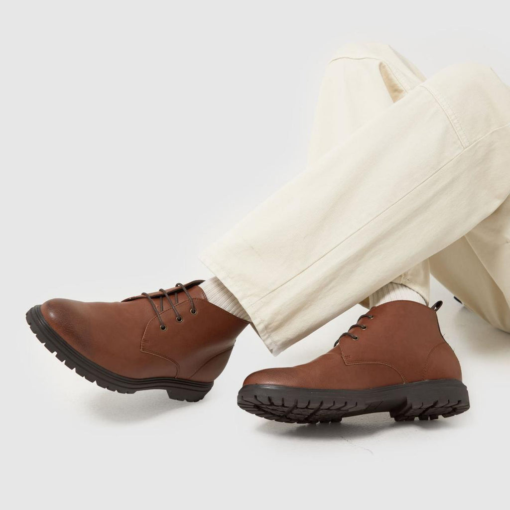 Grayson Chukka in Brown